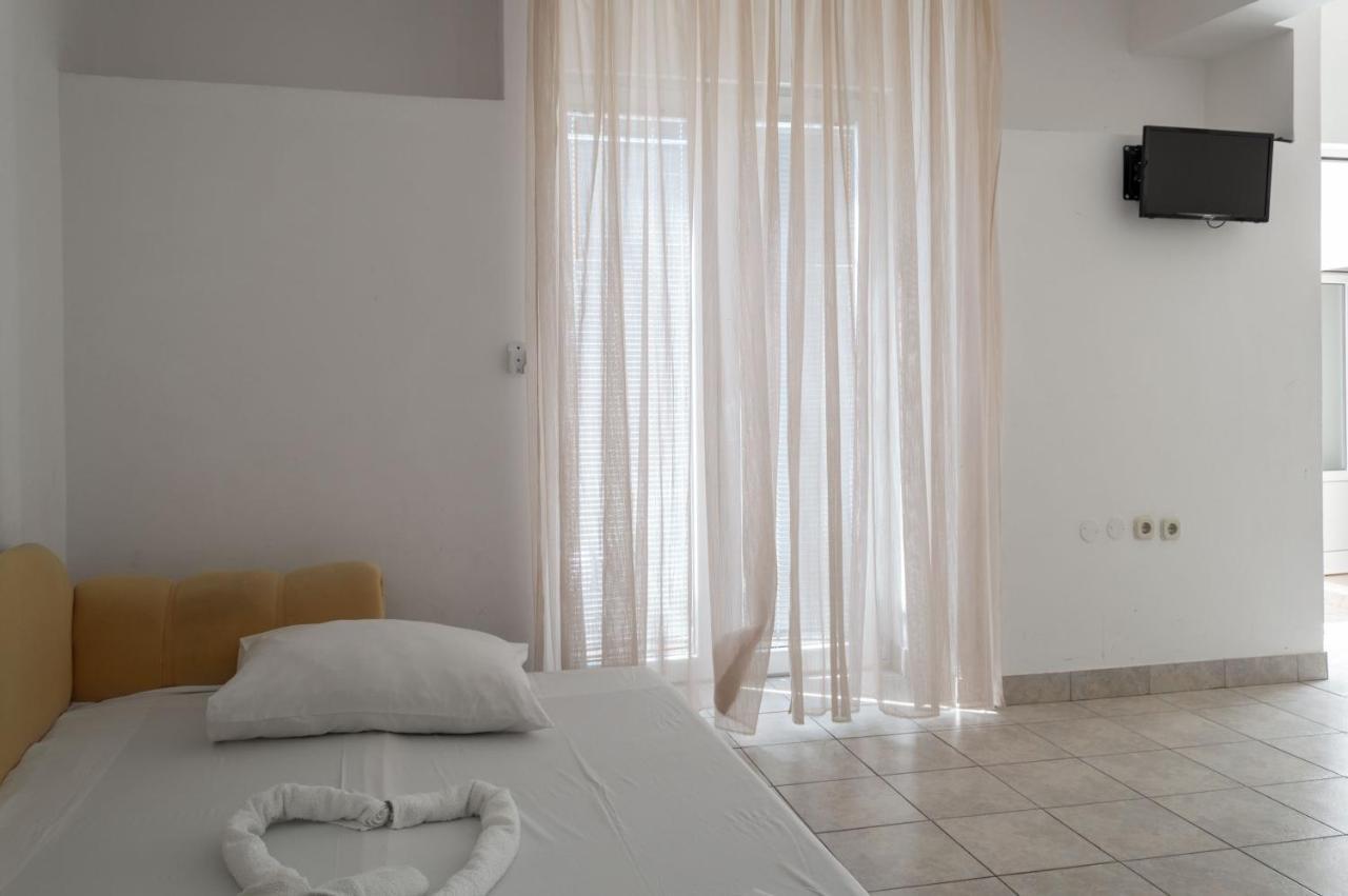 Apartments Ivica - Beachfront Дрвеник Экстерьер фото