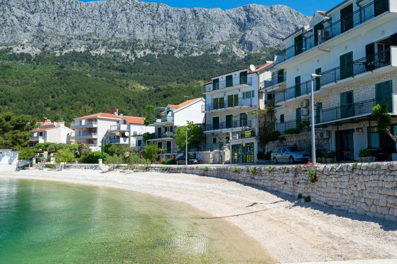 Apartments Ivica - Beachfront Дрвеник Экстерьер фото